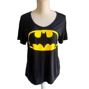 DC Comics Women's Batman with Attached Cape Tee Size M SKU#S2486